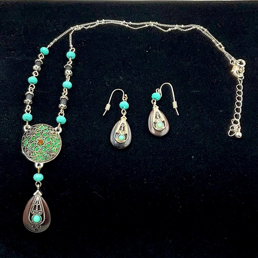 20”Silver Necklace W/Silver Pendant FilagreeW/Brown Crystal&Matching Earrings - Picture 4 of 5